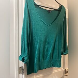 SALE Reitmans green v-neck tee for women XL with 3/4 sleeves.